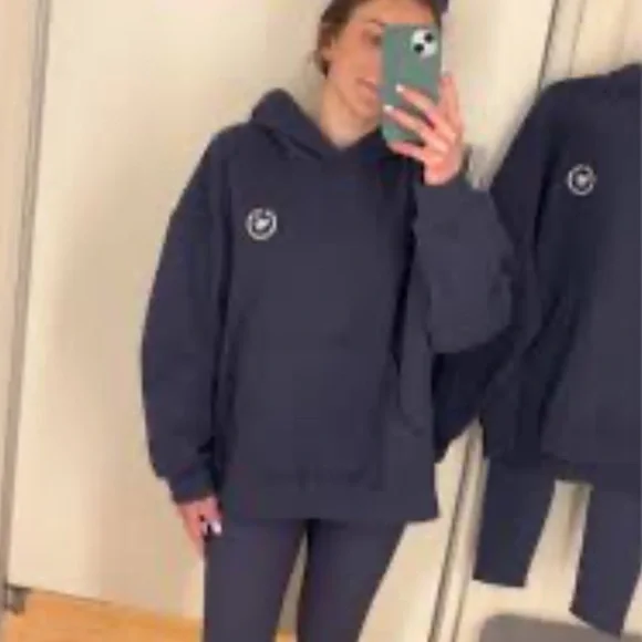 Wilo The Label Navy Sweatshirt and Leggings (M) - Picture 2 of 3